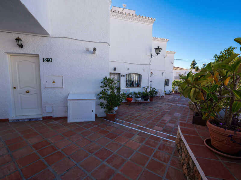 Los Pinos 29 Villas by Casasol