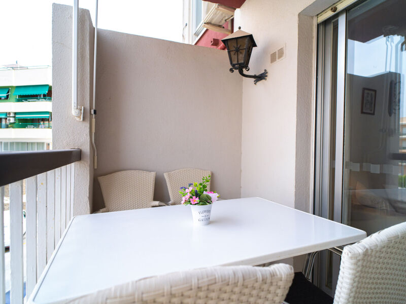 Corona 204 Apartment by Casasol