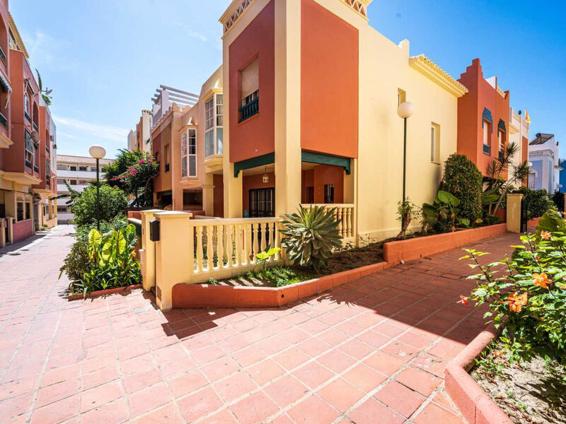 Toboso 1R Beach Living