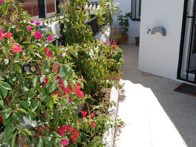 Los Pinos 25 Villas by Casasol