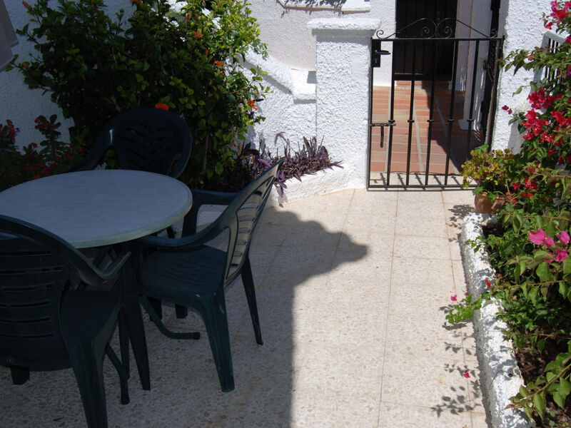 Los Pinos 25 Villas by Casasol