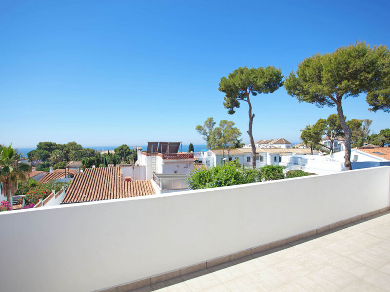 Modern Villa close to Costabella beach