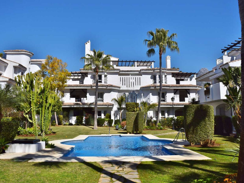 Ático dúplex-Urbanización Los Naranjos