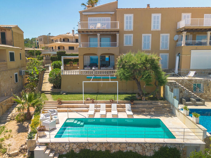 Magrana Pool House