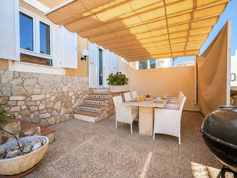 Magrana Pool House