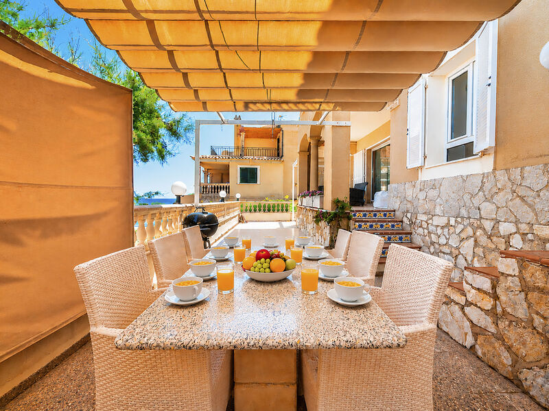 Magrana Pool House