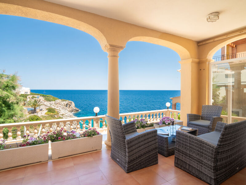 Magrana Pool House