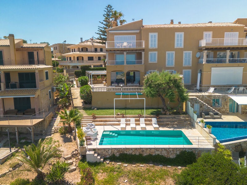 Magrana Pool House