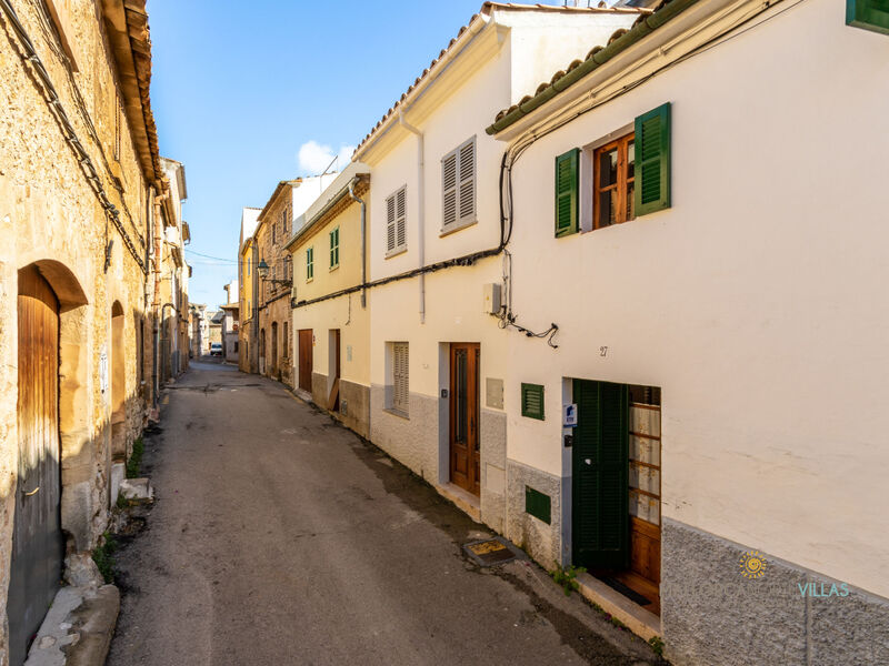 Casa Joana Acogedora Casa de Pueblo con Terraza