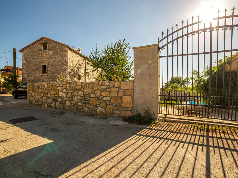 Vila KALU