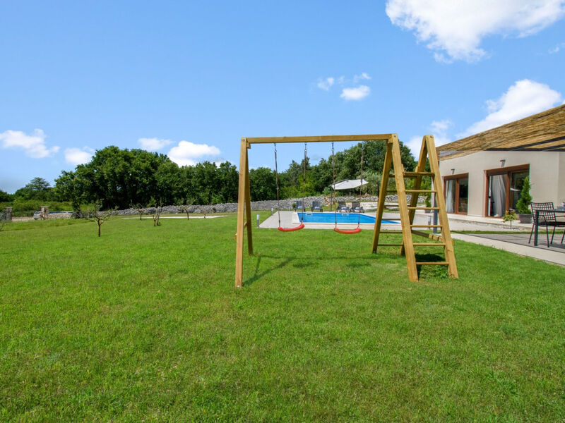 Vila Deni