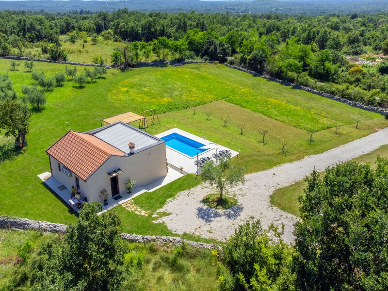 Vila Deni