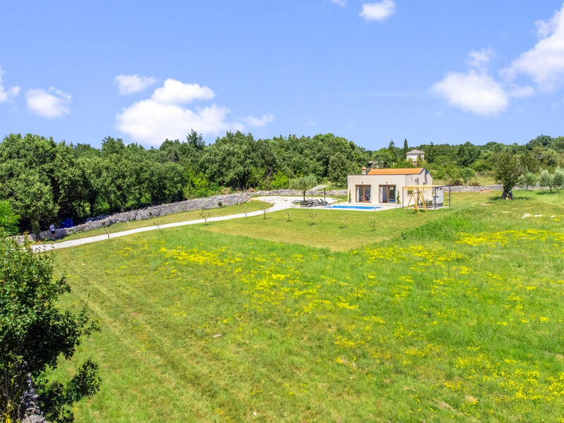 Vila Deni
