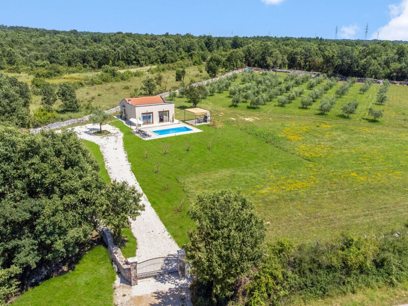 Vila Deni