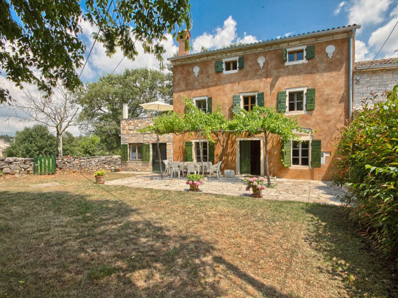 Vila Postaja
