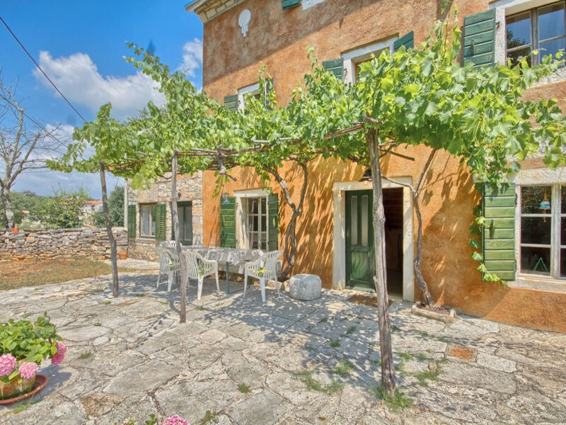 Vila Postaja