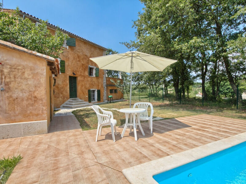 Vila Postaja