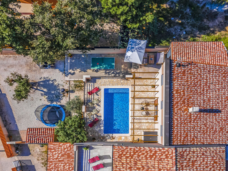 Vila Lona