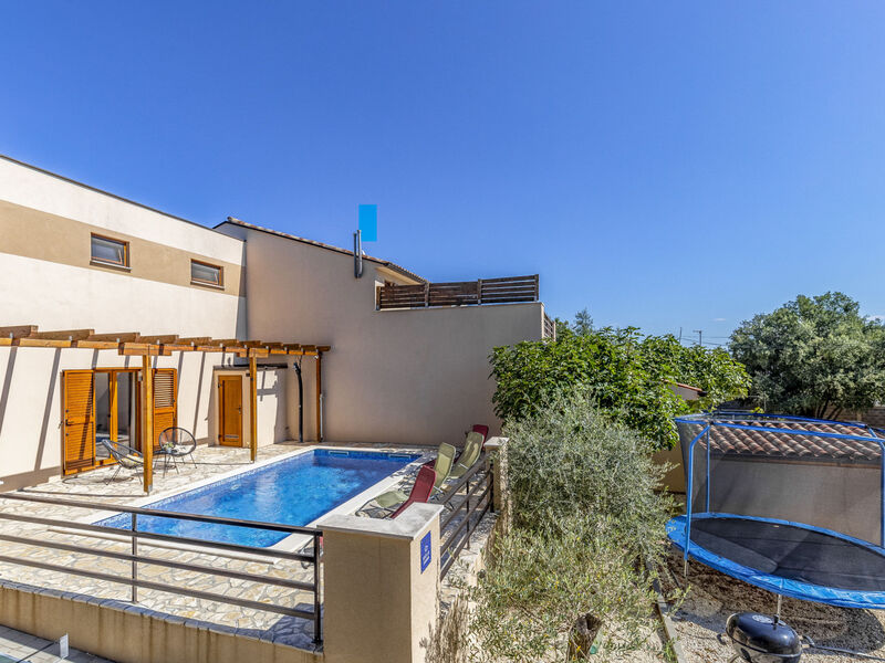 Vila Lona