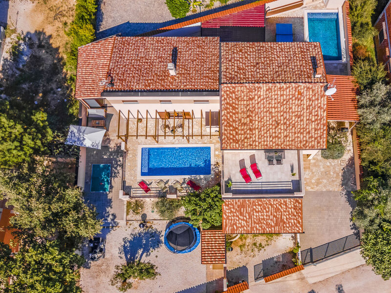 Vila Lona