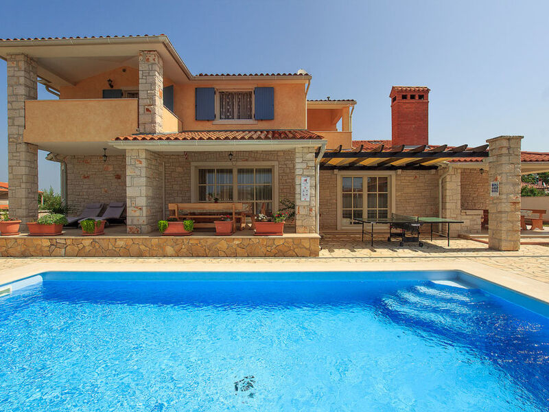 Vila Oliva