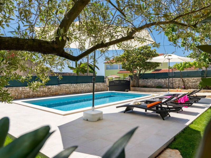Vila Pietra