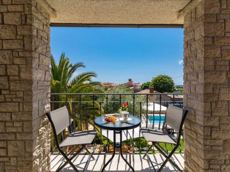 Vila Pietra