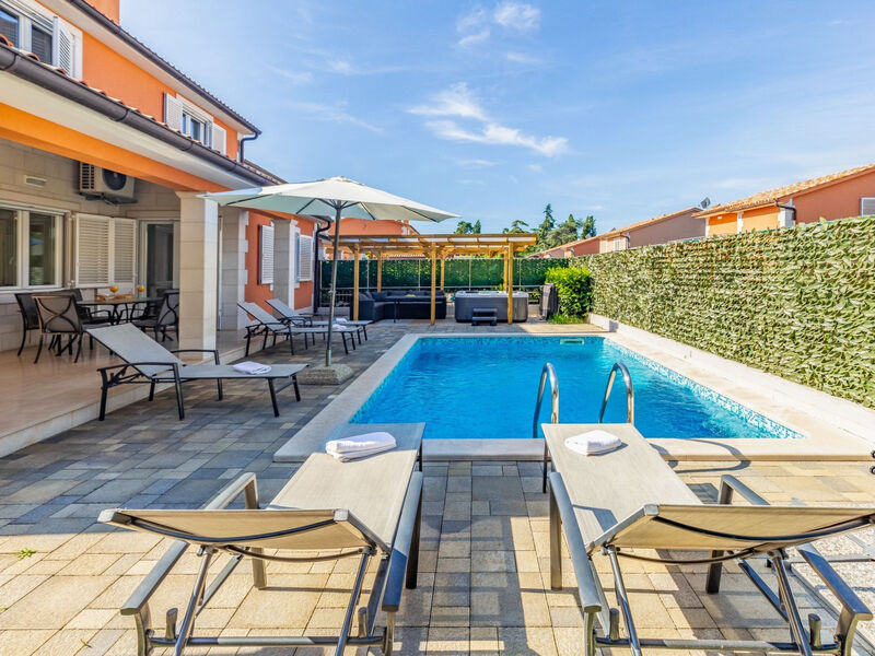 Vila Lotus 13K