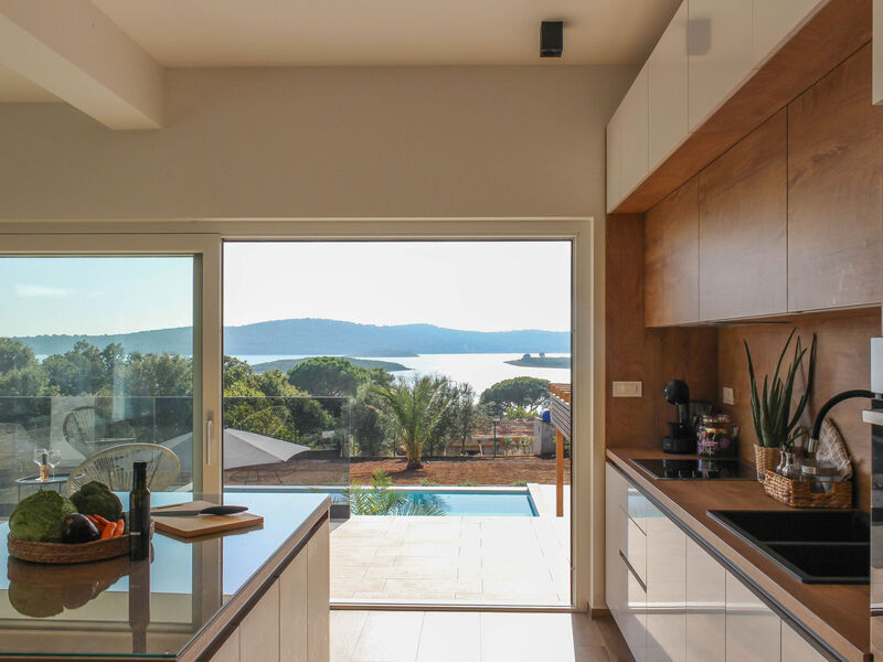 Vila PERGOSA WITH SEA VIEW AND SAUNA