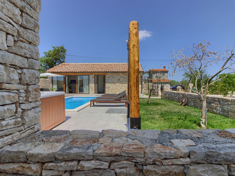 Vila PIETRA