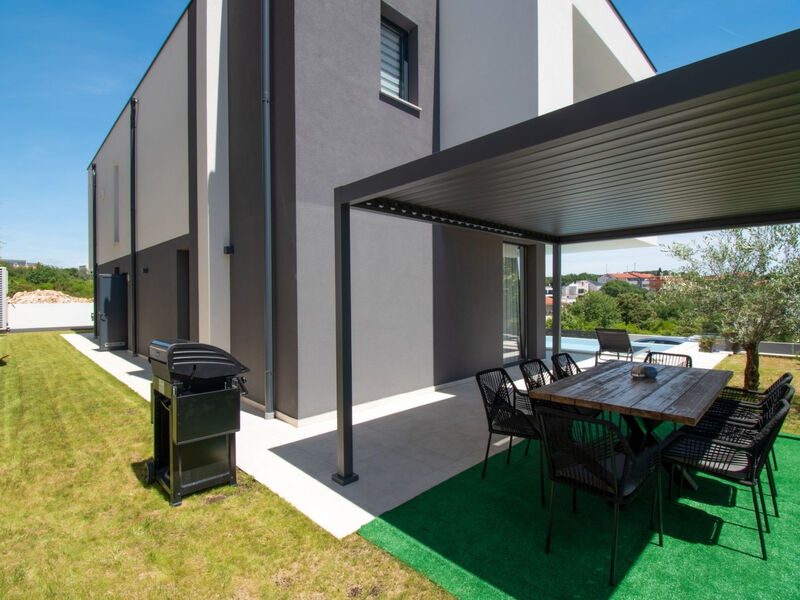 Vila Infinity Gem