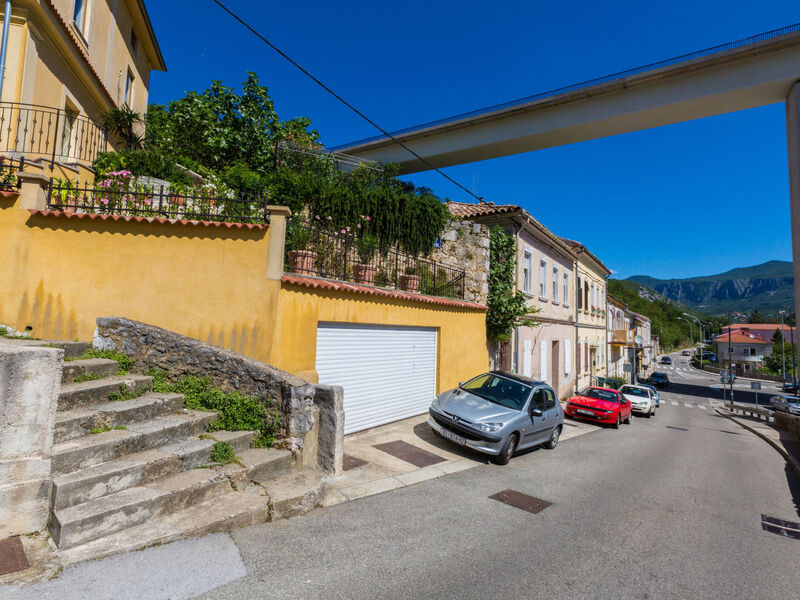 Petrinovic / HR-09466-01