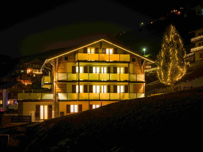 Lunic, AZapartments.ch, B&B, (Grächen), 1057