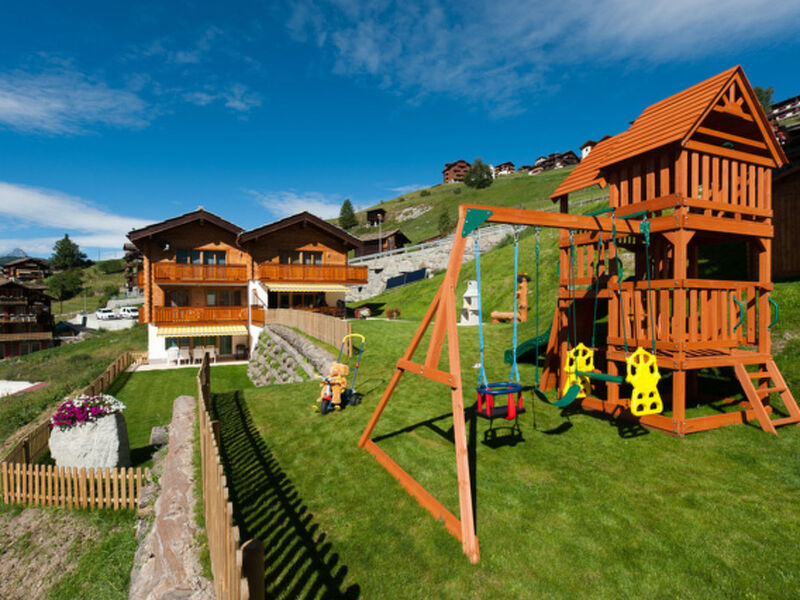 Clarino, AZapartments.ch, B&B, (Grächen), 1285
