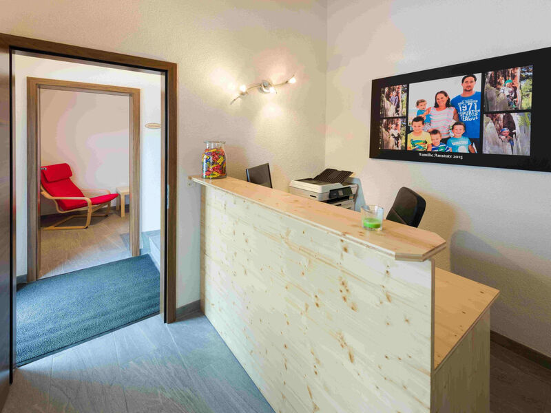 Lunic, AZapartments.ch, B&B, (Grächen), 1057