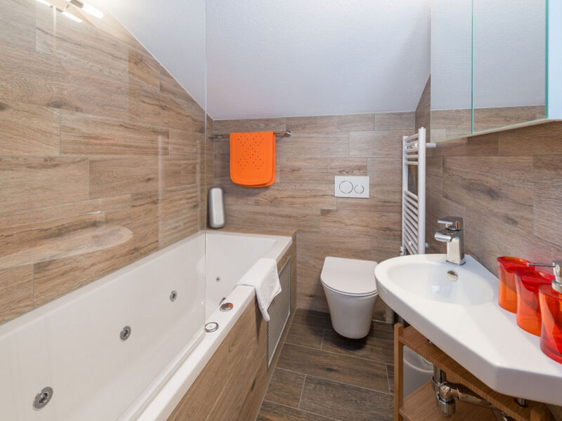 Lunic, AZapartments.ch, B&B, (Grächen), 1057