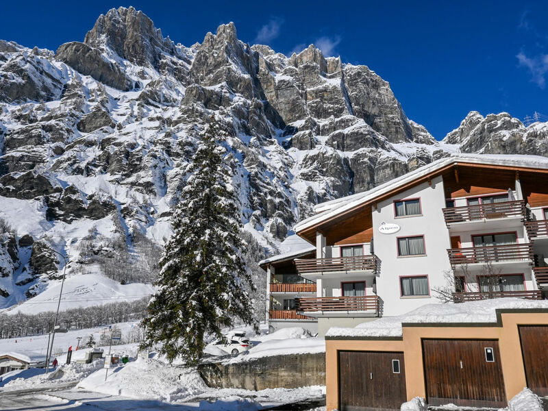 Alpen Leukerbad # 4-bed apartment, Dusche, WC