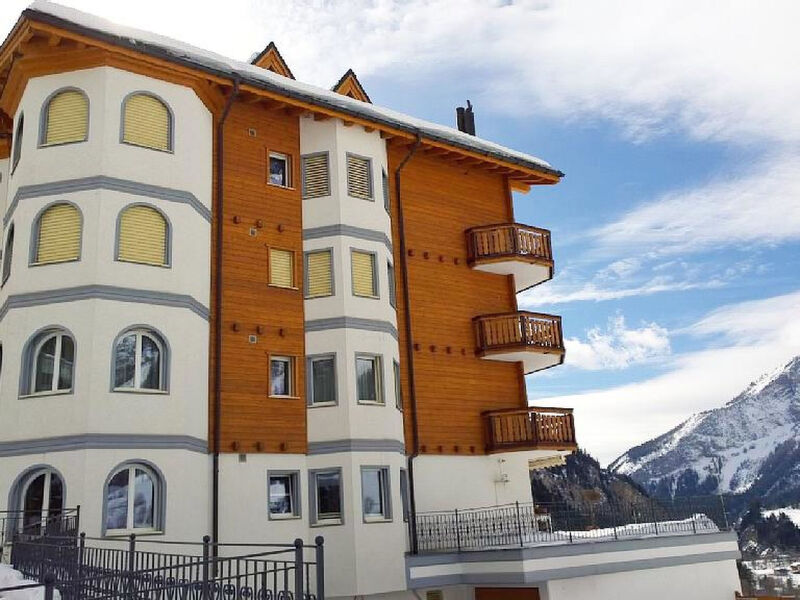 Edelweiss C 11 # 4-bed apartment, Dusche und Bad, WC