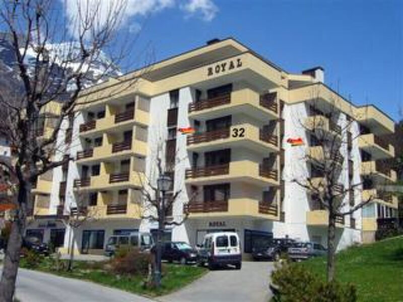 Royal 32 # 6-bed apartment, Dusche, WC 6-Bettwohnung, Dusche, WC