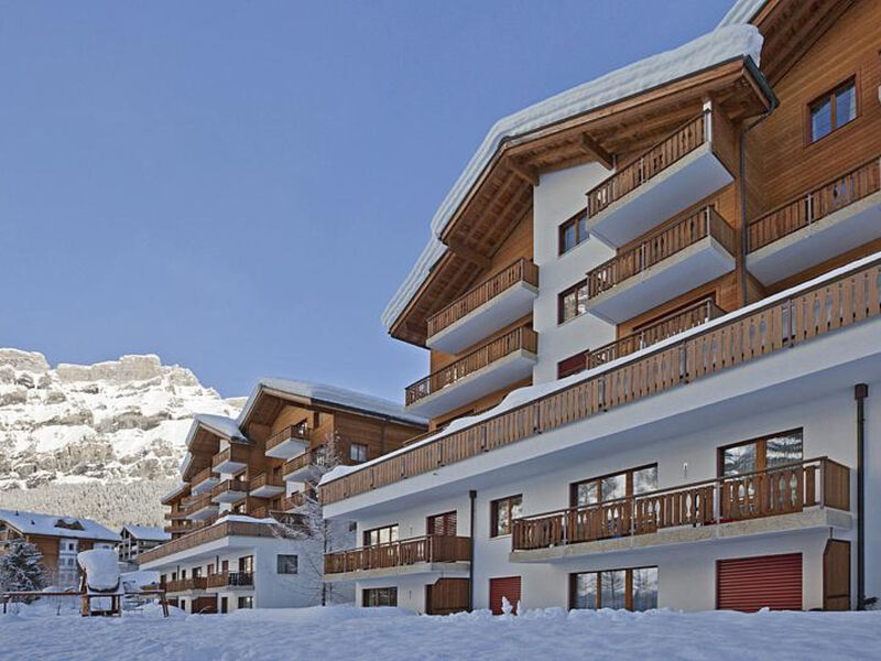 Les Naturelles B 306 # 6-bed apartment, Dusche und Bad, WC
