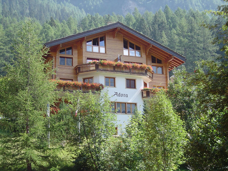 Adora Leukerbad # 6-bed apartment, Bad, WC