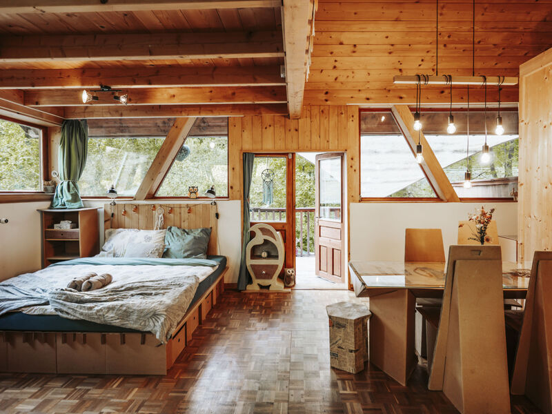 Eco-chalet Bel Oiseau, (St-Ursanne),