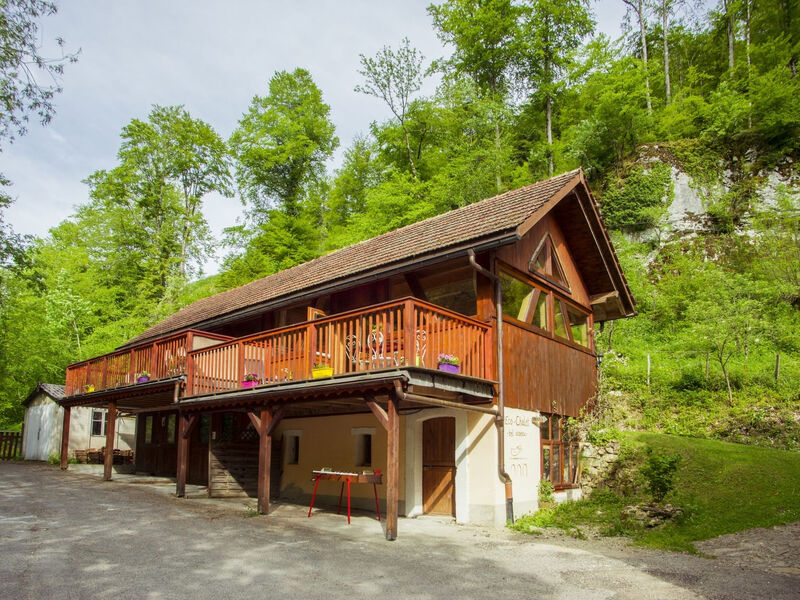 Eco-chalet Bel Oiseau, (St-Ursanne),