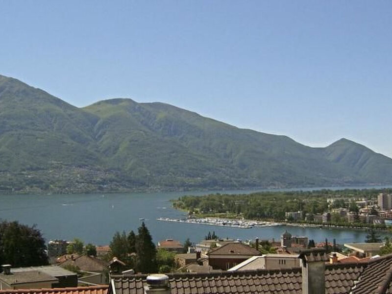 Freie Sicht auf See und Berge