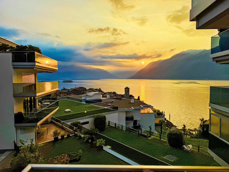 Lago Moments