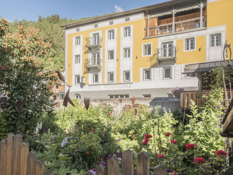 Hotel Münsterhof, (Müstair)
