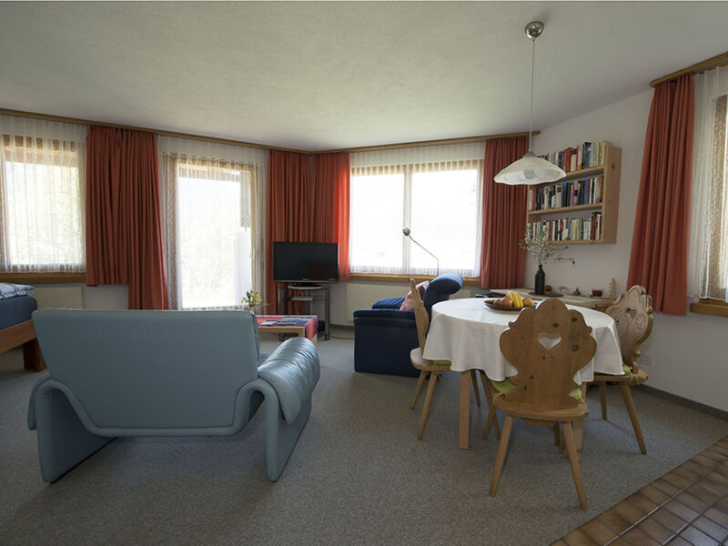 Chasa Bainvgnü, (Scuol)