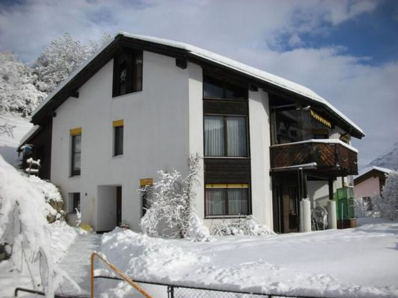 Chasa Bainvgnü, (Scuol)