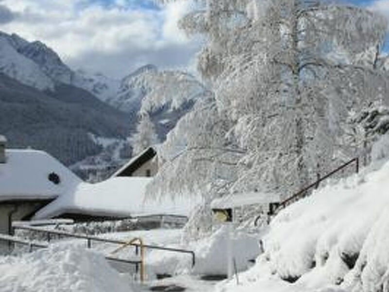 Chasa Bainvgnü, (Scuol)
