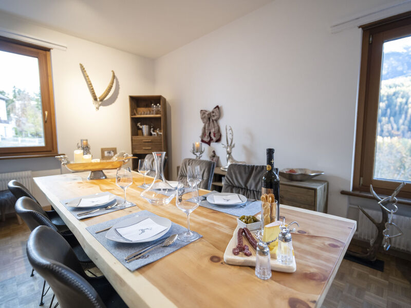 Meis Chalet, (Scuol)